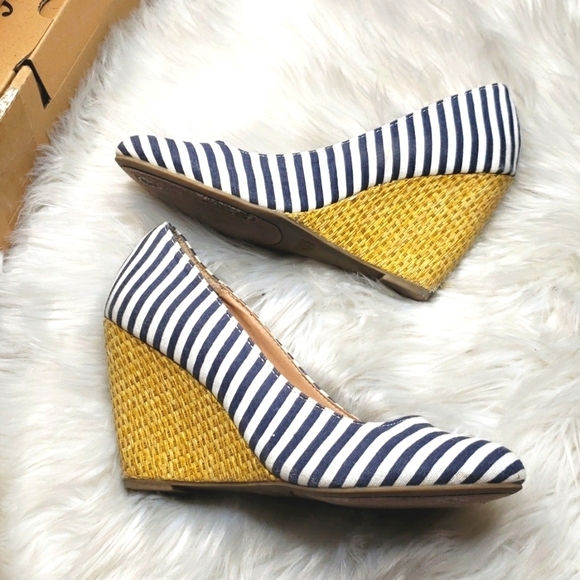 Mix no. 6 Otavia striped white blue wedge 8.5 heels - Picture 1 of 11